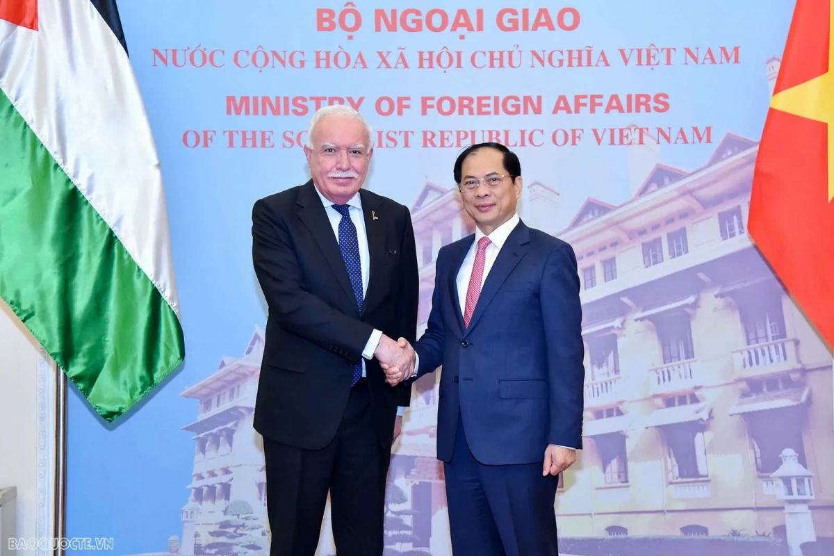 Vietnam supports peaceful settlement of Middle East conflict